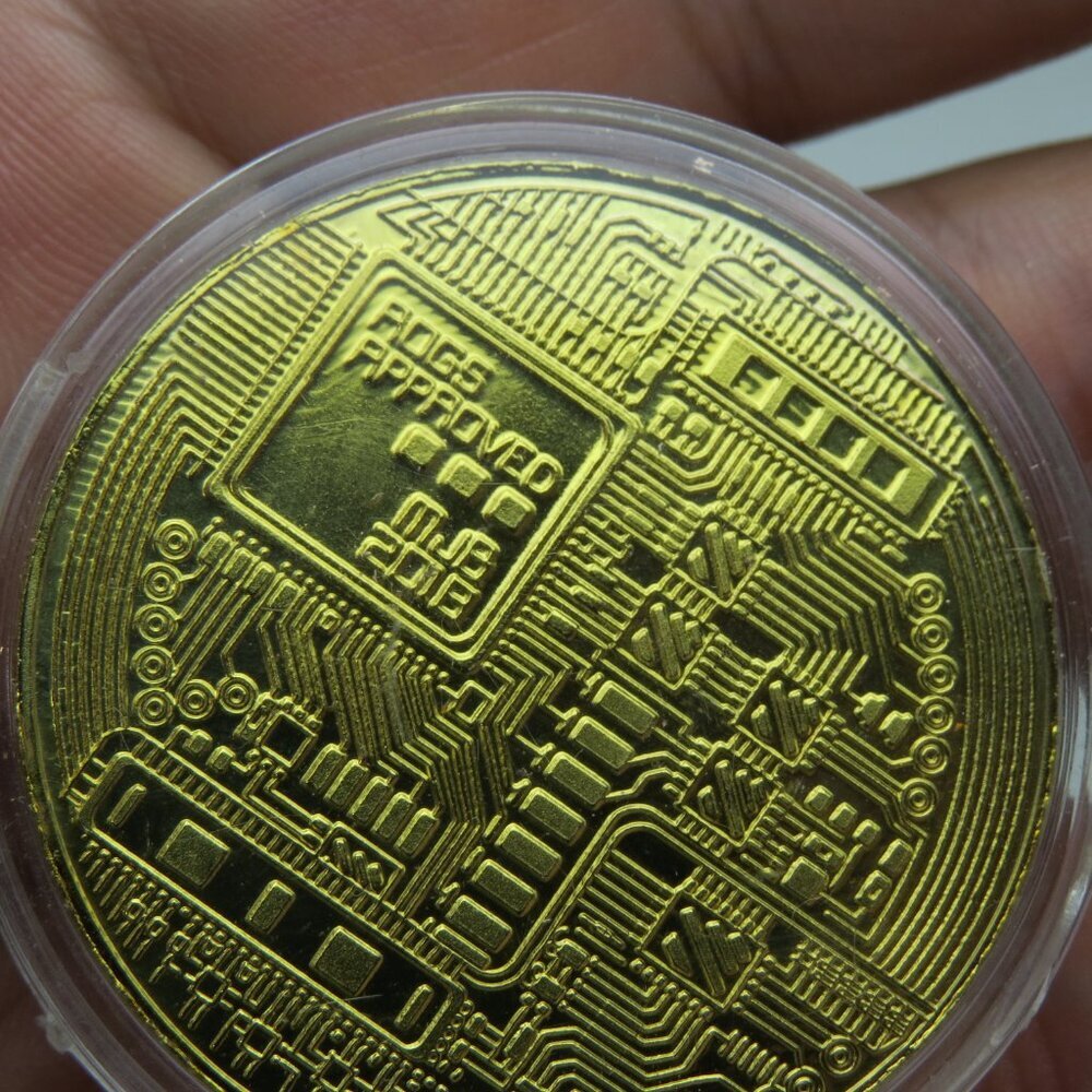 18k Gold Bitcoin - Picture 4 of 5